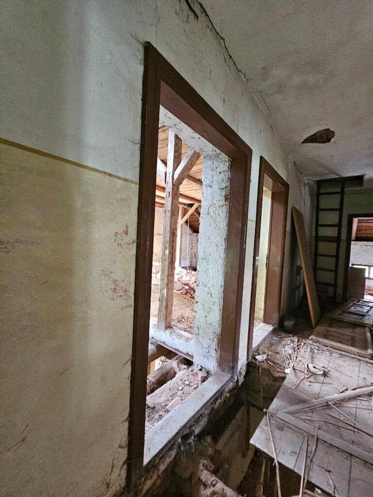 Rodinný dům s potenciálem kompletní rekonstrukce | Zbečník, okres Náchod