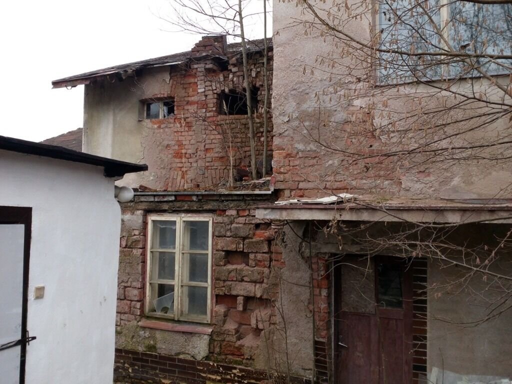 Rodinný dům s potenciálem kompletní rekonstrukce | Zbečník, okres Náchod