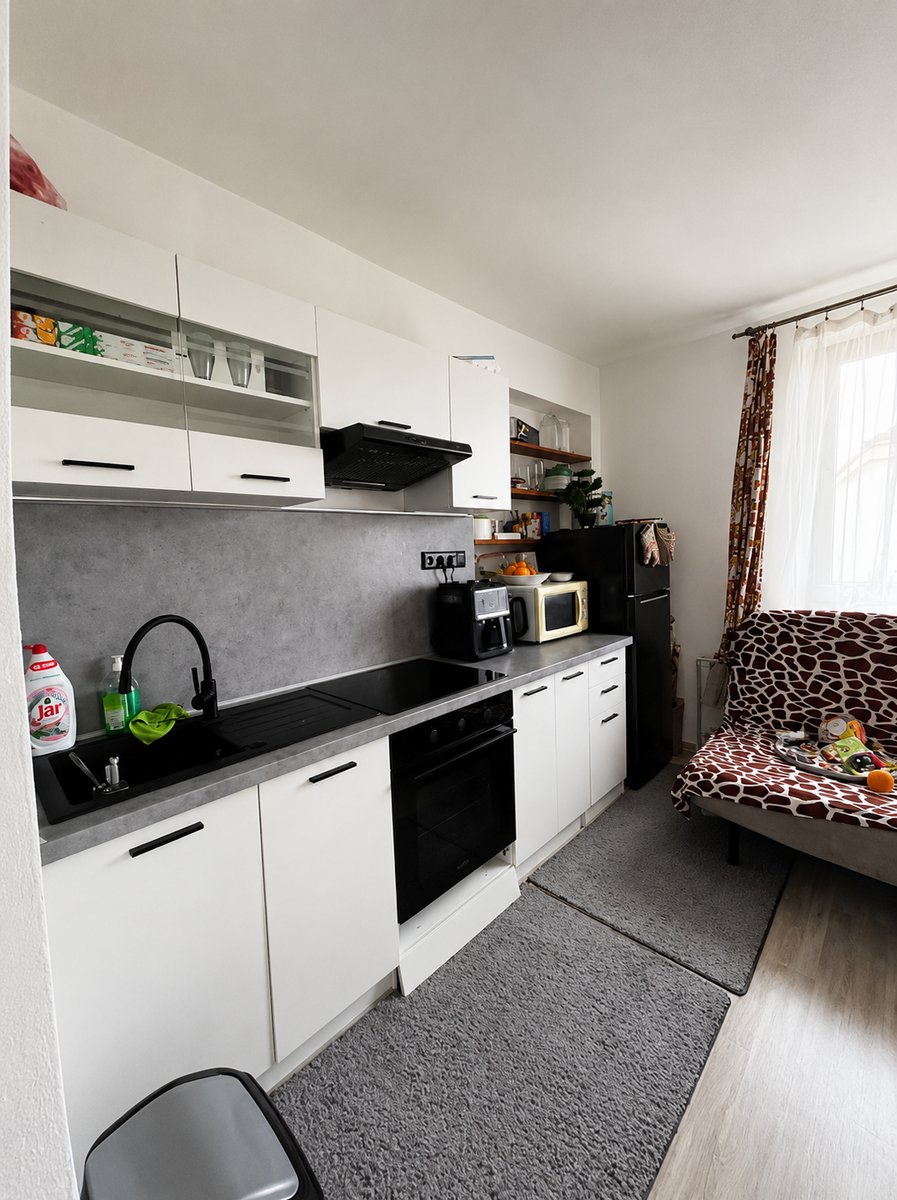 Pronájem bytu 2+kk ve 2. patře rodinného domu se společným dvorem a zahradou