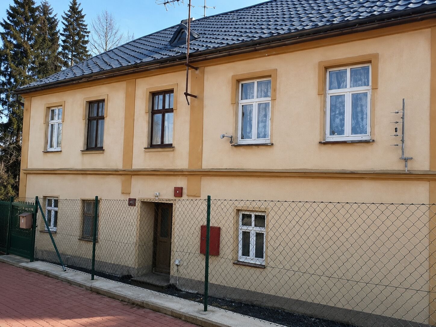 Bývalá fara s jedinečnou atmosférou a velkým potenciálem | Lomnice, okres Bruntál